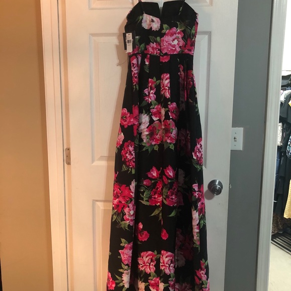 Formal/Prom Dress - Picture 2 of 5